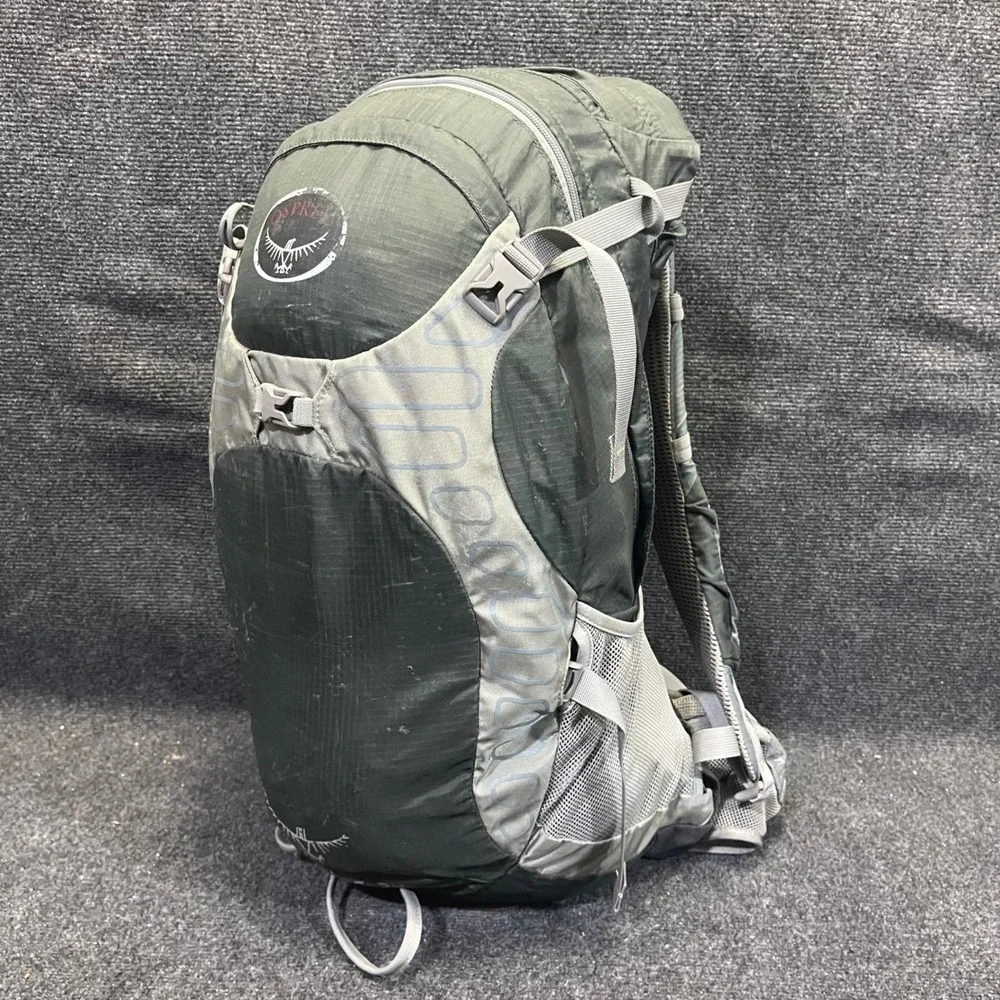 Osprey Stratos 24 Green Hiking Backpack w/ Osprey Hydeo 3.0L Hydration Reservoir